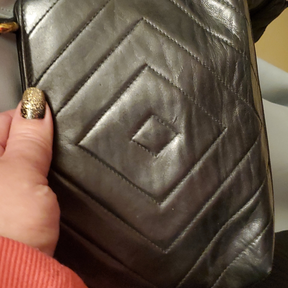 CHANEL Black Quilted Shoulder Bag - Picture 9 of 14